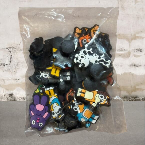 24 Pieces Bluey & Kids Shoe Charms Pack - Picture 3 of 4